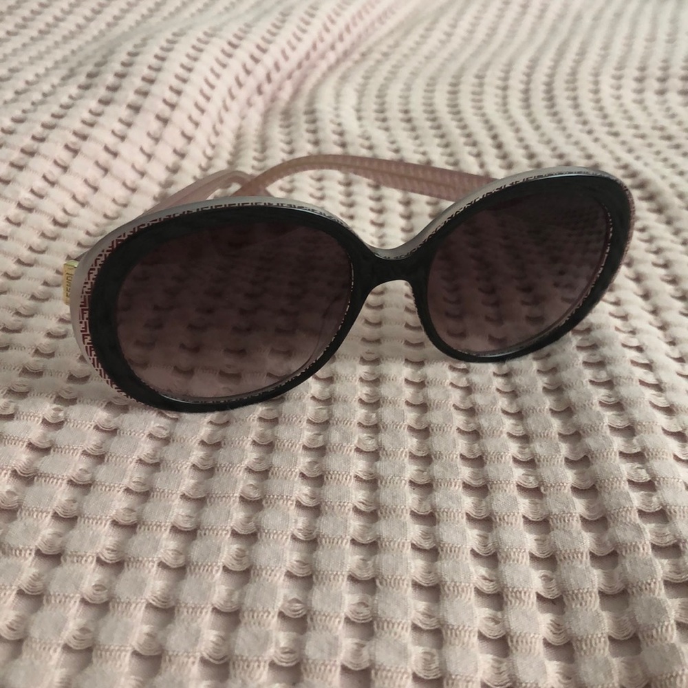 FENDI • Round Sunglasses